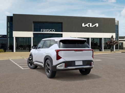 New 2027 Kia Seltos S FWD image 4
