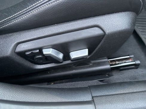 Used 2017 BMW 330i xDrive Sedan image 7