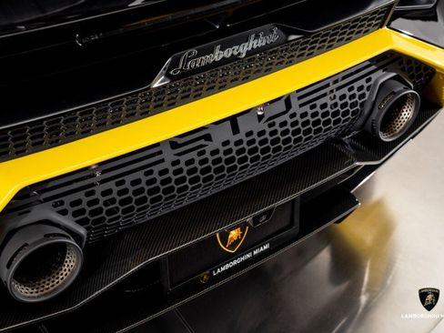 Used 2024 Lamborghini Huracan STO image 21