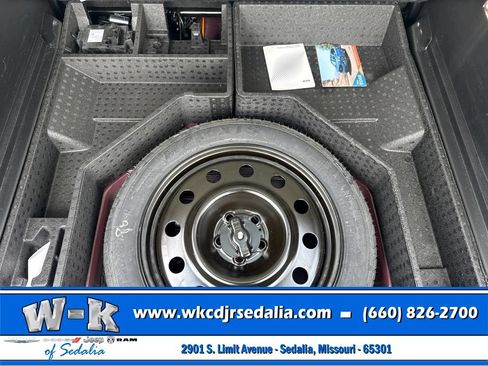 Used 2024 Ford Edge Titanium AWD/4WD image 25