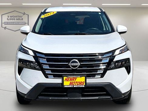 Used 2024 Nissan Rogue SV AWD/4WD image 2