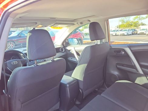 Used 2016 Toyota RAV4 XLE image 10