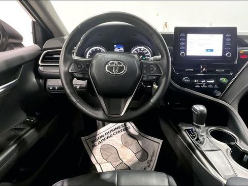 Used 2024 Toyota Camry SE image 8