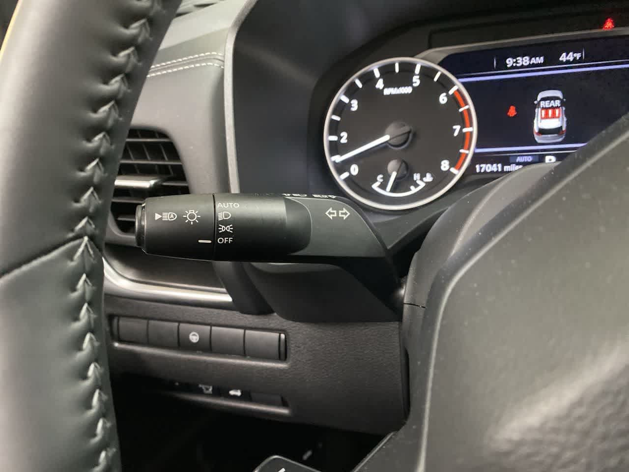 Used 2025 Nissan Rogue SV AWD/4WD image 23
