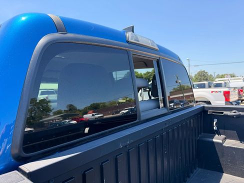 Used 2017 Toyota Tacoma SR5 w/ Tow Package RWD image 14