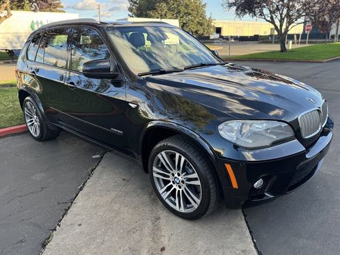 Used 2013 BMW X5 xDrive50i image 2