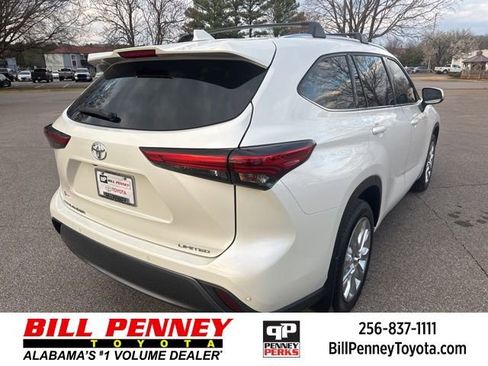 Used 2021 Toyota Highlander Limited image 5