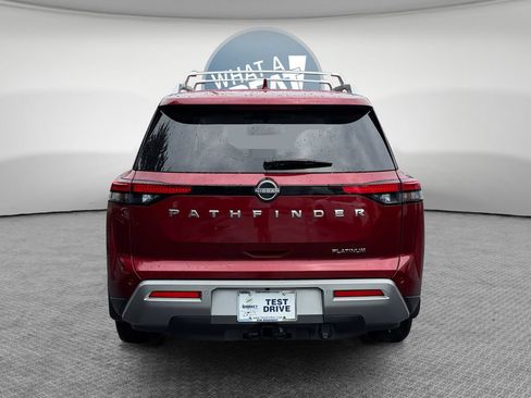 Used 2024 Nissan Pathfinder Platinum FWD image 5