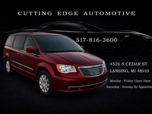 Used 2014 Chrysler Town & Country Touring FWD image 1