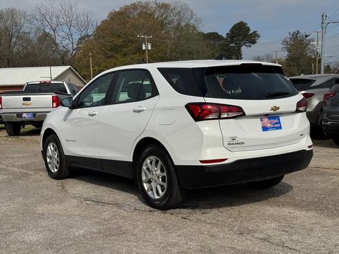 Used 2023 Chevrolet Equinox LS AWD/4WD image 5