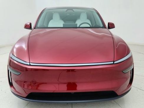 Used 2026 Tesla Model Y AWD image 2