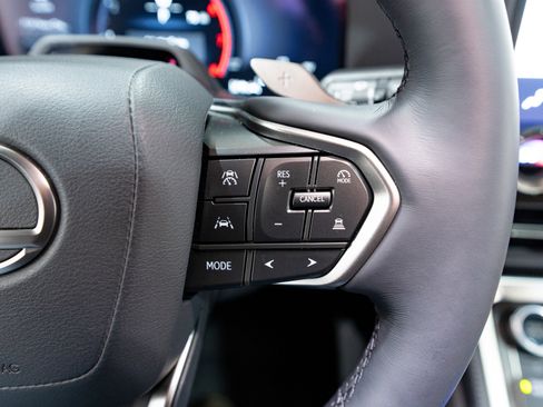 Used 2025 Lexus GX 550 image 31