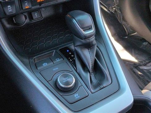 Used 2021 Toyota RAV4 XLE w/ Convenience Package image 12