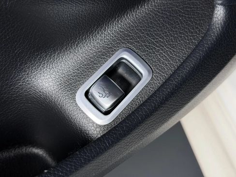Used 2014 Mercedes-Benz S 550 Sedan image 31