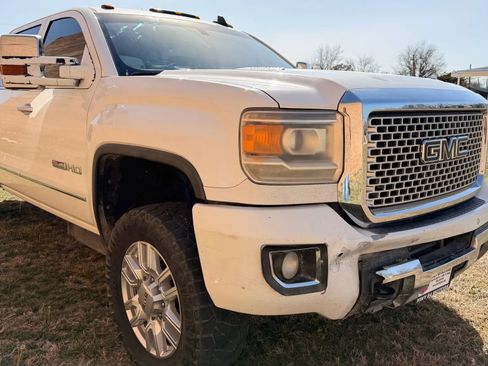 Used 2015 GMC Sierra 2500 SLT w/ Duramax Plus Package image 5