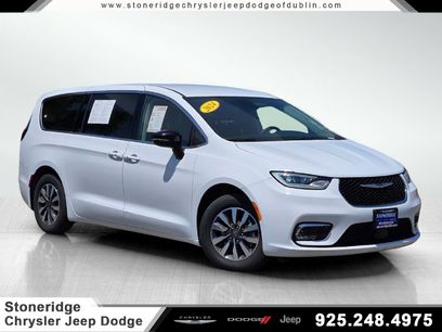 Used 2024 Chrysler Pacifica Limited
