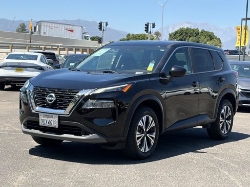 Used 2023 Nissan Rogue SV FWD image 8