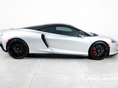 Used 2023 McLaren GT RWD image 9