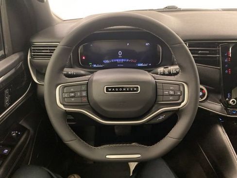Used 2023 Jeep Wagoneer L 4WD w/ Premium Group I image 19