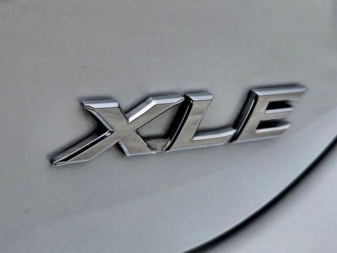 Used 2021 Toyota Camry XLE FWD image 14