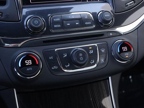 Used 2018 Chevrolet Impala Premier w/ Premier Confidence Package image 19