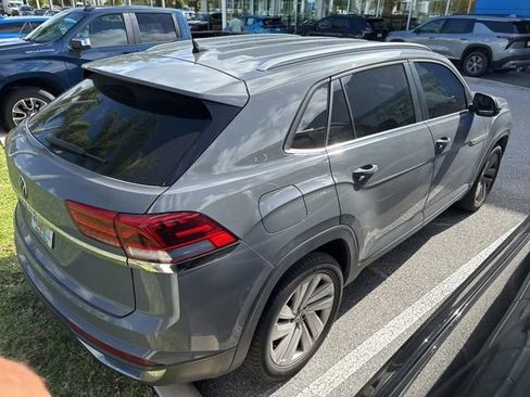 Used 2020 Volkswagen Atlas Cross Sport SE image 3