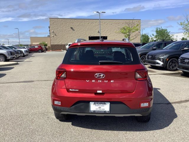 Used 2026 Hyundai Venue SEL FWD image 7