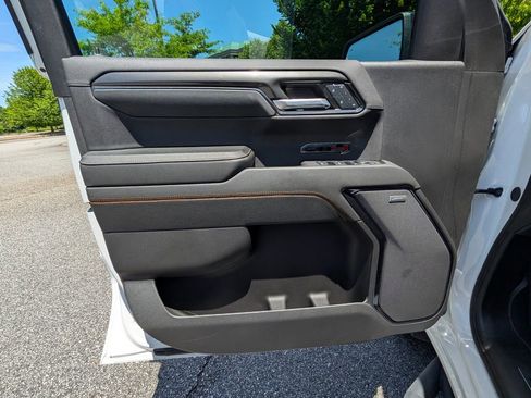 Used 2024 GMC Sierra 1500 AT4 w/ Technology Package AWD/4WD image 23