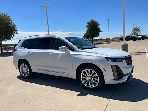 Used 2020 Cadillac XT6 Premium Luxury FWD image 7