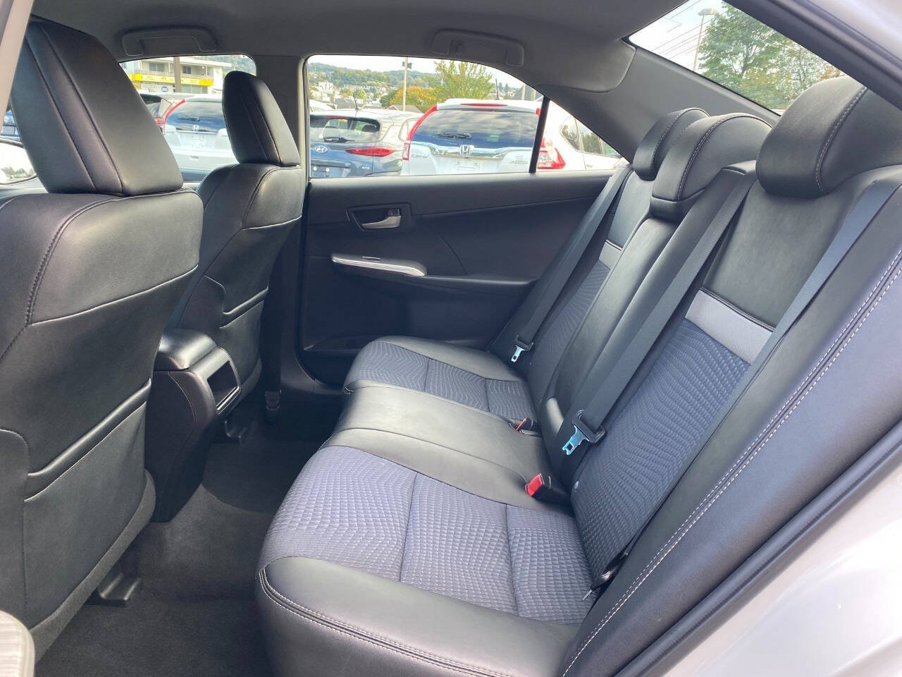 Used 2013 Toyota Camry SE FWD image 22