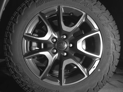 Used 2025 Jeep Compass Trailhawk AWD/4WD image 12