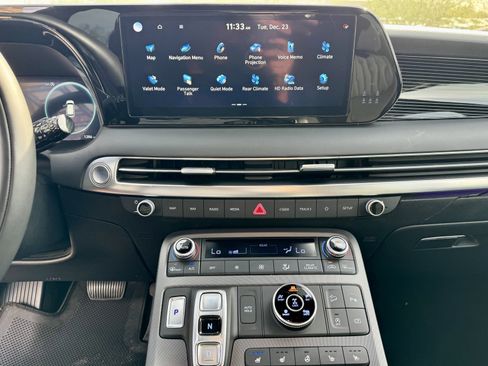 Used 2024 Hyundai Palisade Calligraphy image 24