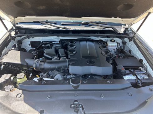 Used 2018 Toyota 4Runner Limited AWD/4WD image 12