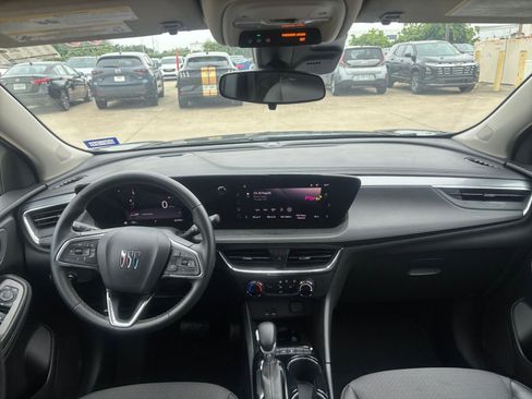 Used 2025 Buick Encore GX Preferred FWD image 32