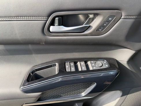 New 2026 Nissan Pathfinder Platinum image 12