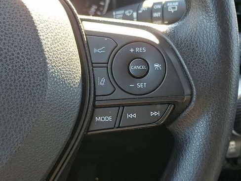 Used 2022 Toyota RAV4 XLE AWD/4WD image 20