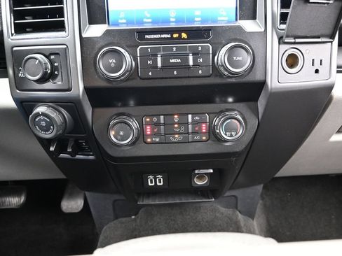 Used 2020 Ford F150 XLT w/ Equipment Group 302A Luxury AWD/4WD image 42