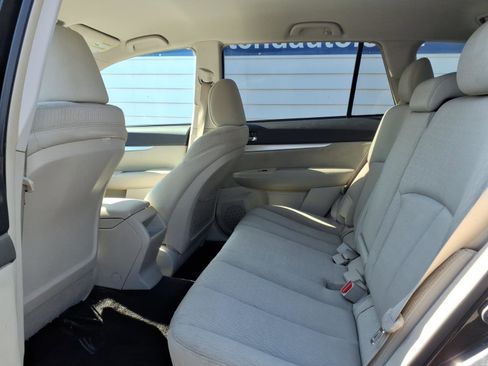 Used 2010 Subaru Outback 2.5i Premium AWD/4WD image 9