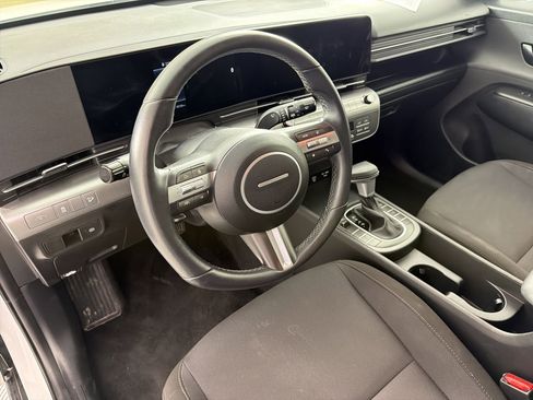 Used 2025 Hyundai Kona SEL image 4