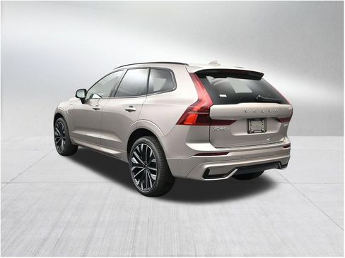 New 2026 Volvo XC60 T8 Ultra w/ Protection Package Premier AWD/4WD image 3