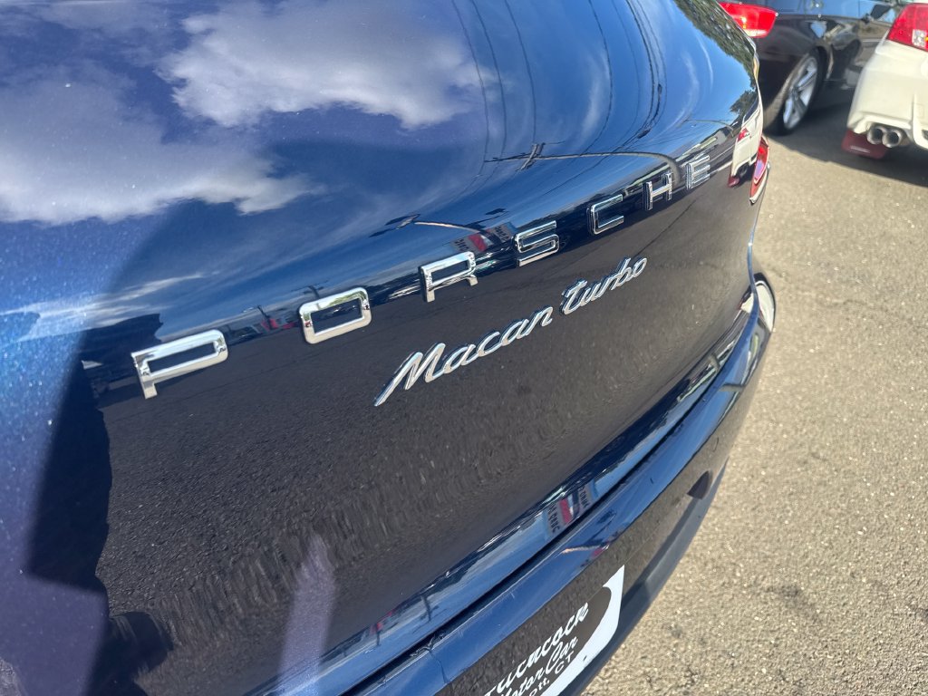Used 2016 Porsche Macan Turbo AWD/4WD image 33