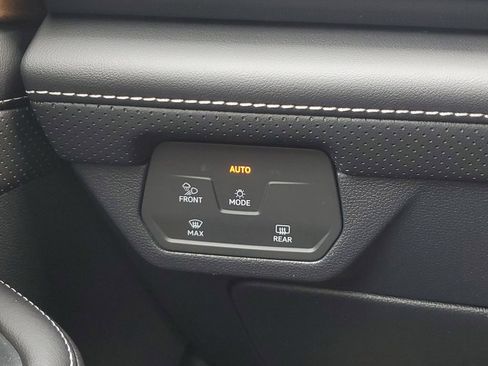 New 2026 Volkswagen Atlas SE FWD image 23