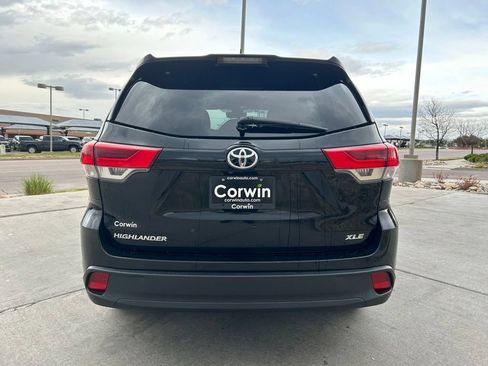 Used 2019 Toyota Highlander XLE FWD image 8