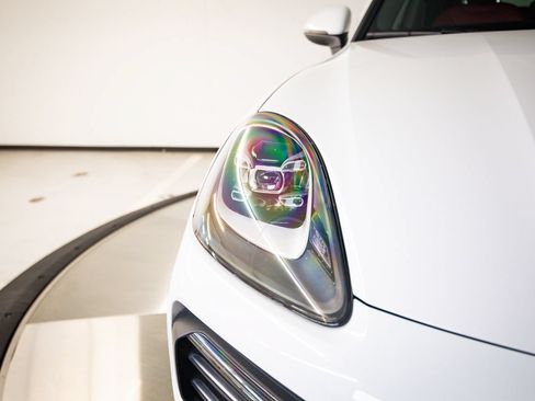 Certified 2023 Porsche Cayenne AWD/4WD image 13