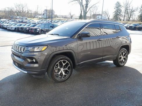 Used 2024 Jeep Compass Limited AWD/4WD image 7