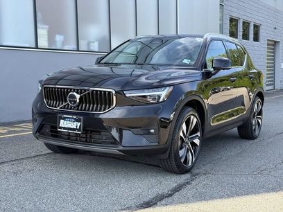 Used 2023 Volvo XC40 B5 Ultimate w/ Climate Package