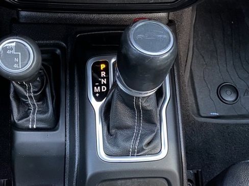 Used 2020 Jeep Gladiator Overland image 18