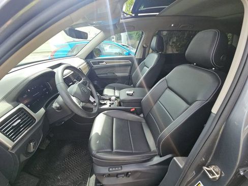 Used 2023 Volkswagen Atlas SEL AWD/4WD image 4