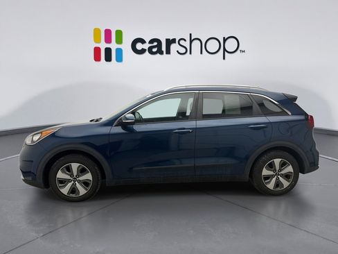 Used 2017 Kia Niro EX image 2