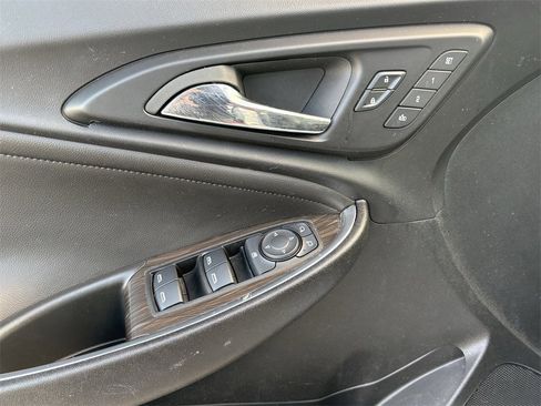 Used 2023 Chevrolet Malibu LT image 11